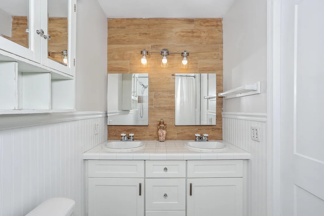 Photo of 424 Dracena Way