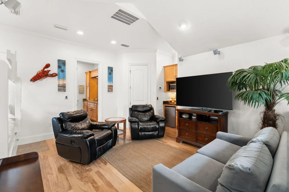Photo of 4598 Paradise Isle