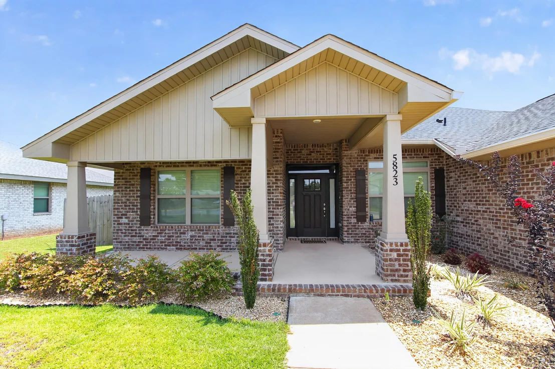 Photo of 5823 Crestlake Drive