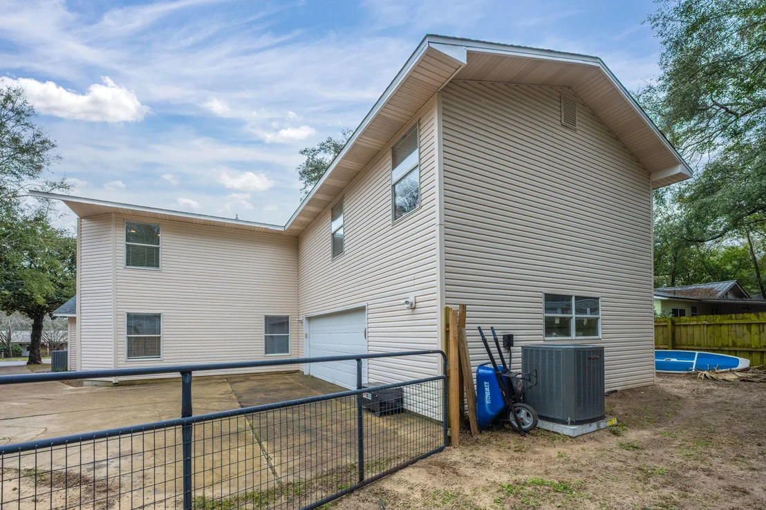 Photo of 255 Edge Avenue