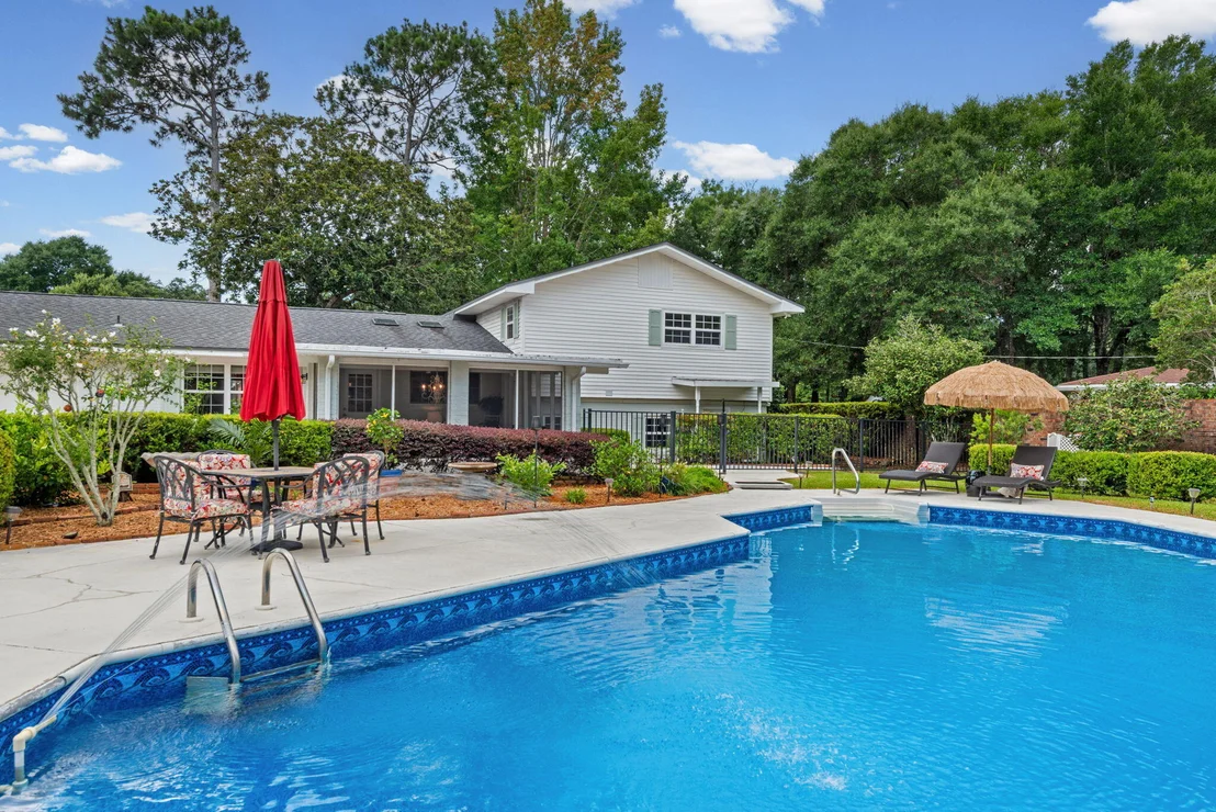 Photo of 5 Maple Avenue