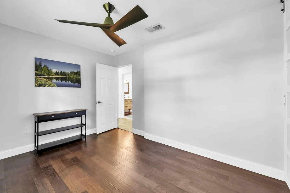 Photo of 59 NE Oregon Drive