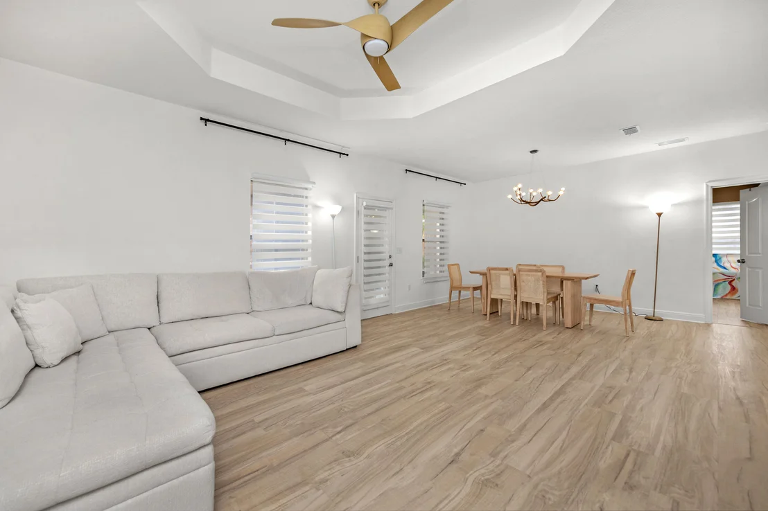 Photo of 653 Red Fern Road