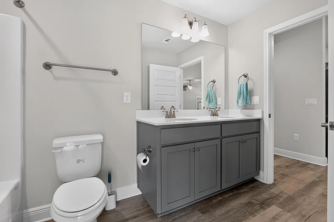 Photo of 5823 Crestlake Drive