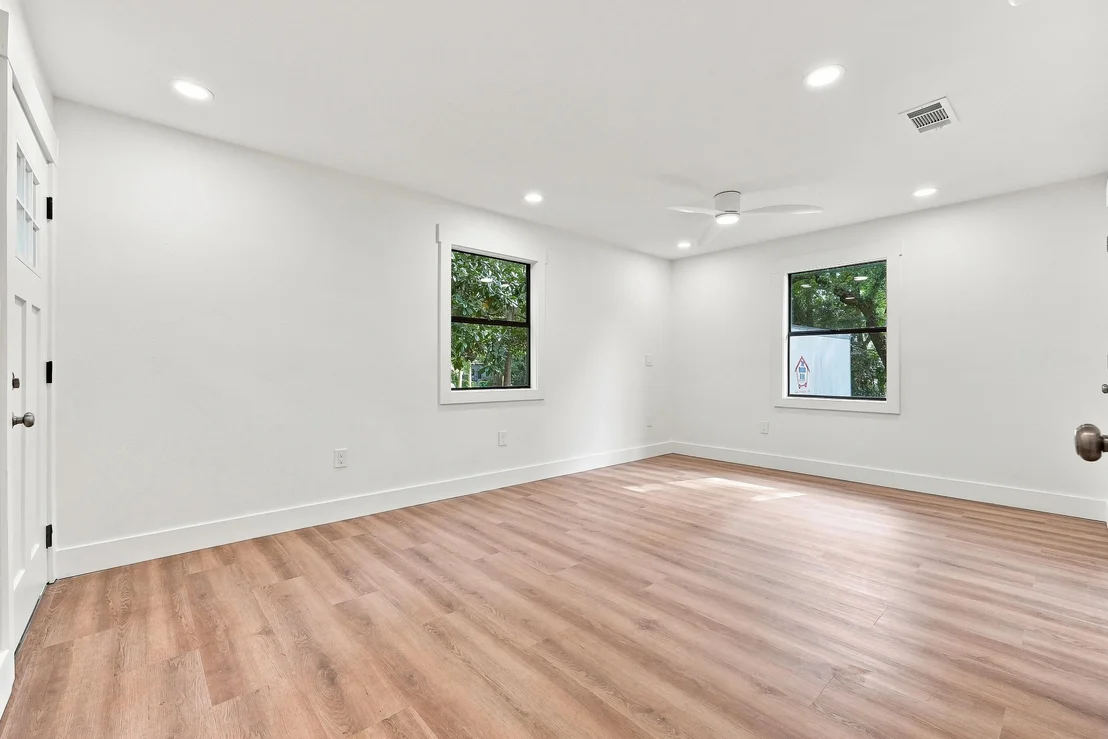 Photo of 1215 S Cedar Avenue