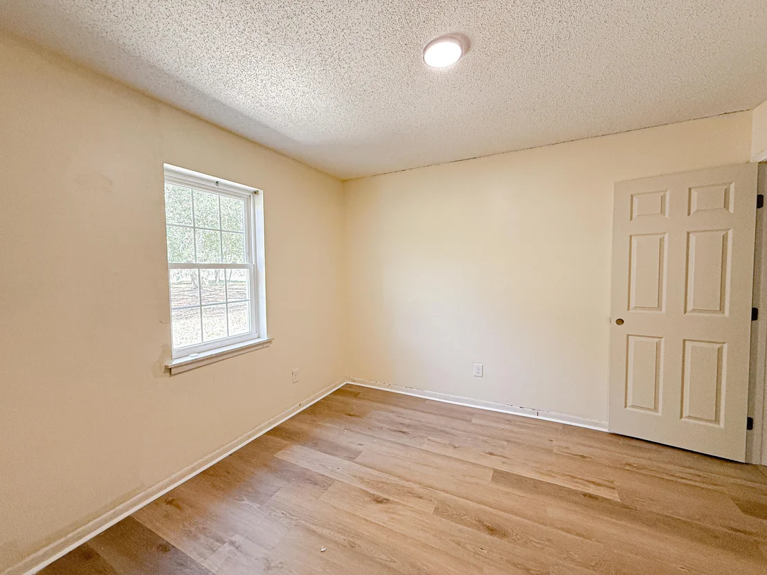 Photo of 5703 Old River Road