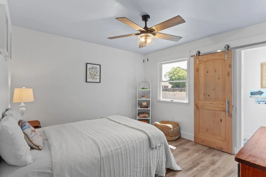 Photo of 850 Forest Shore Drive