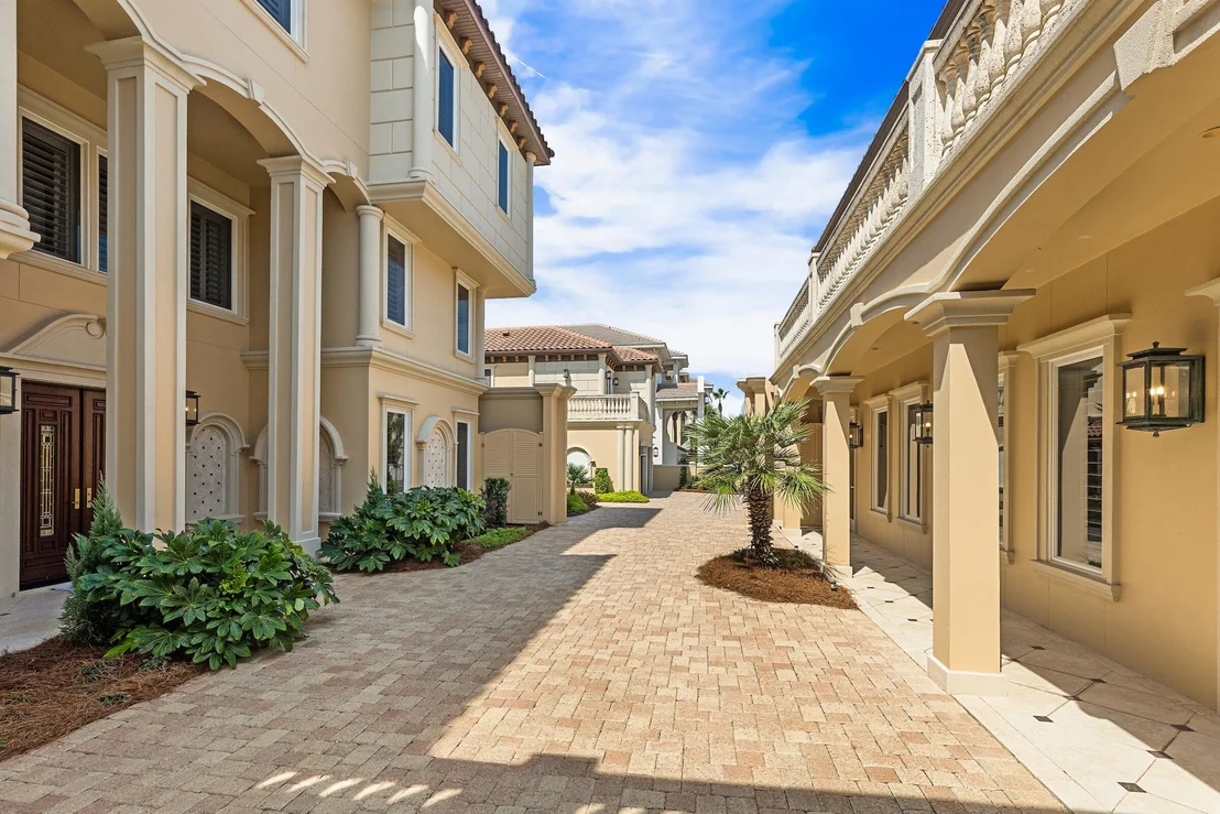 Photo of 4772 Ocean Boulevard