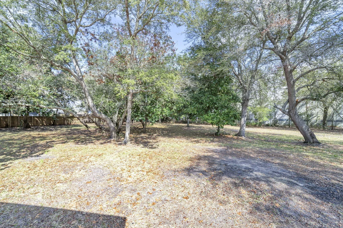 Photo of 845 N Lakeside Drive