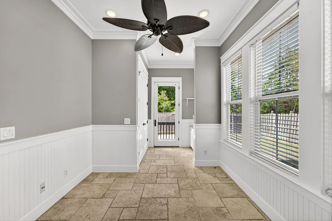 Photo of 328 Madison Circle