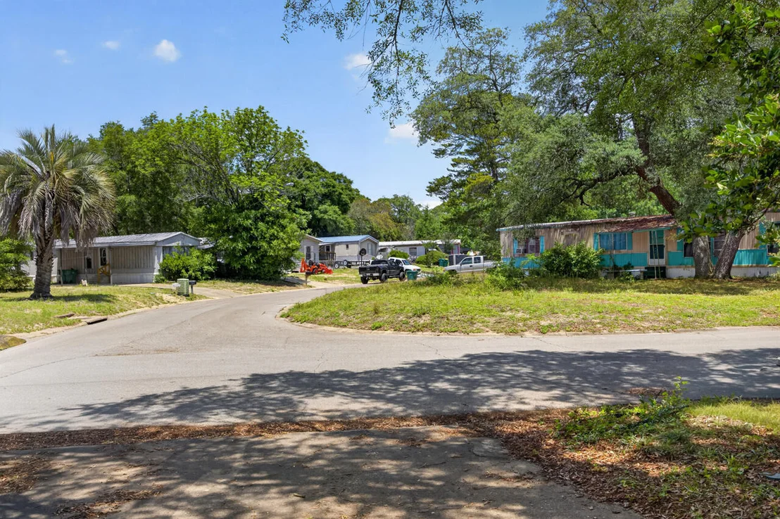 Photo of 1037 Everglade Drive