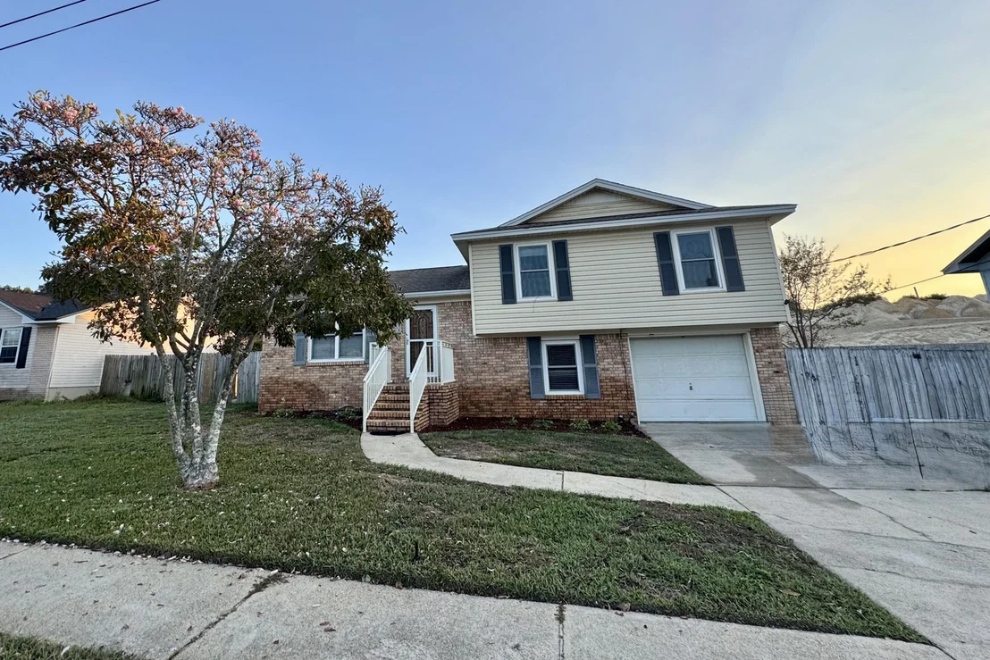 Photo of 608 Legion Drive