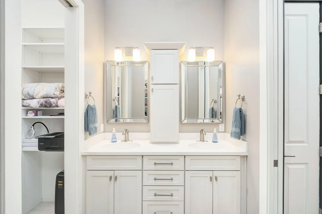 Photo of 47 Saint Simon Circle
