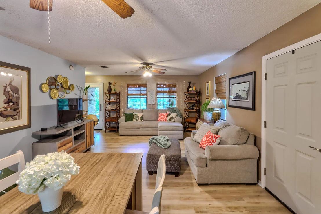 Photo of 11 W Bayou Forest Drive