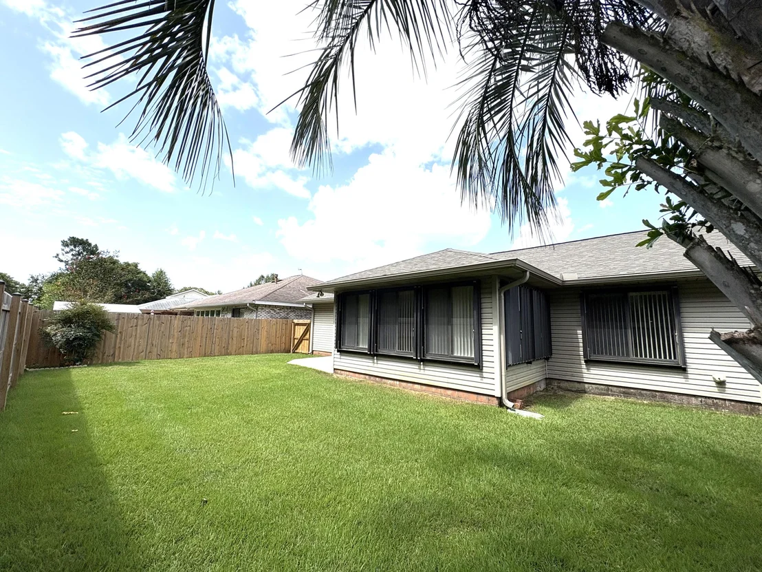 Photo of 110 Poplar Place