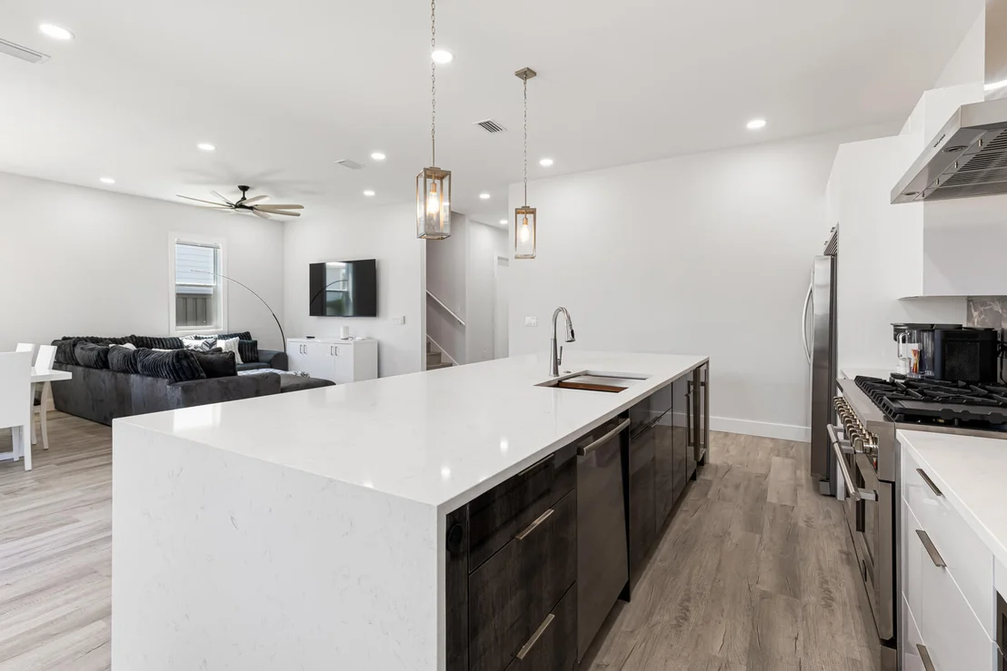 Photo of 39 Charlotte Avenue