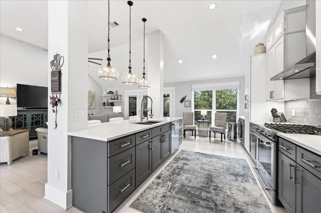 Photo of 627 Bayshore Drive