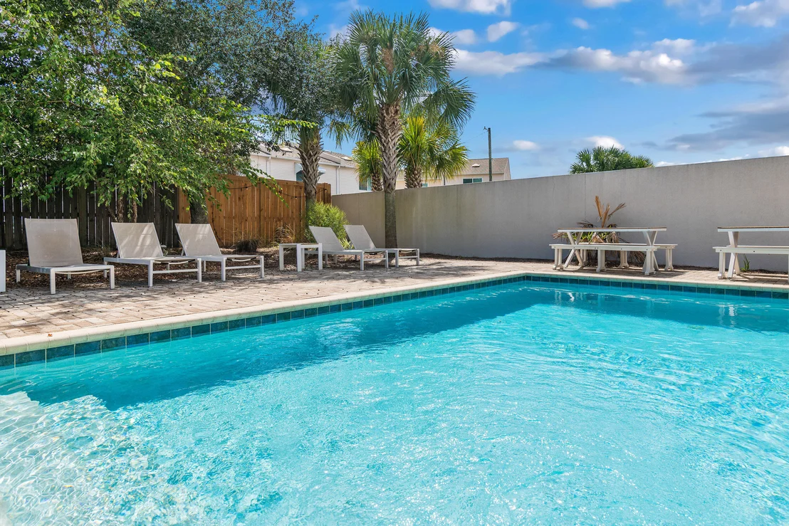 Photo of 240 Driftwood Road