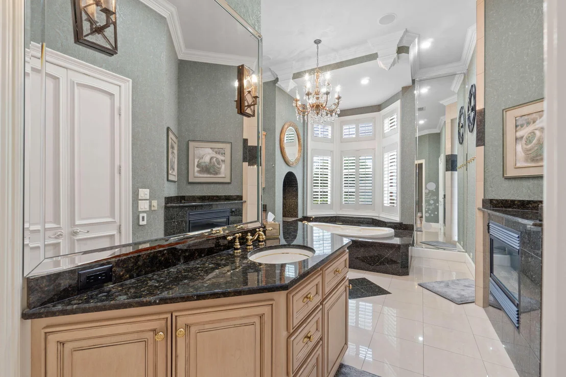 Photo of 4350 Stonebridge Road
