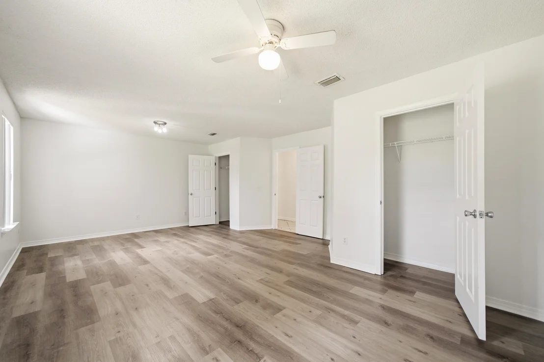 Photo of 2016 Candlewood Drive