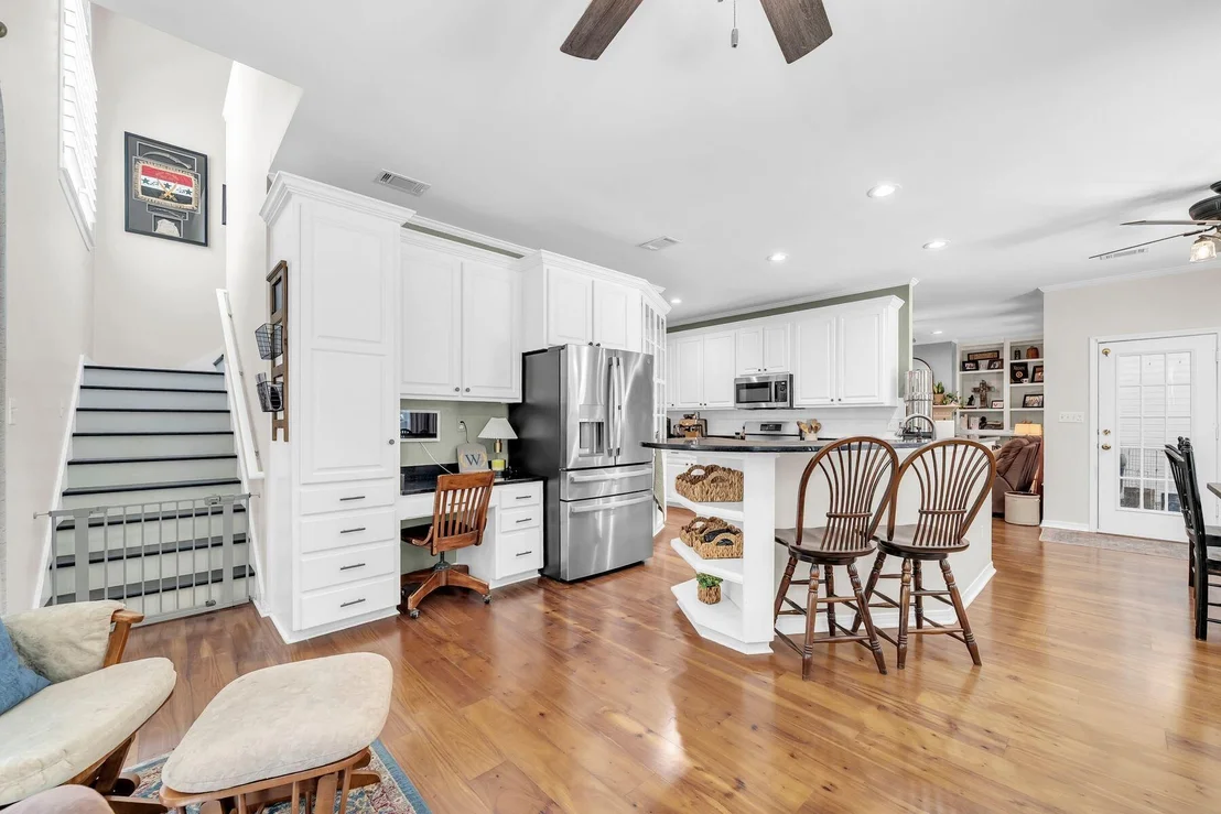 Photo of 4423 Windlake Drive