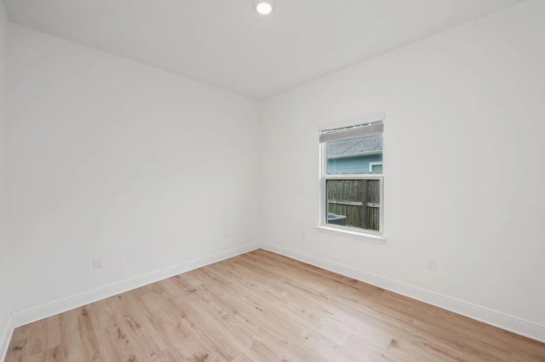Photo of 15 E Oak Trees Lane