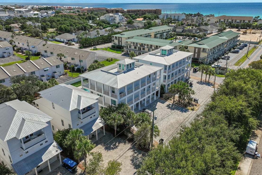 Photo of 240 Driftwood Road