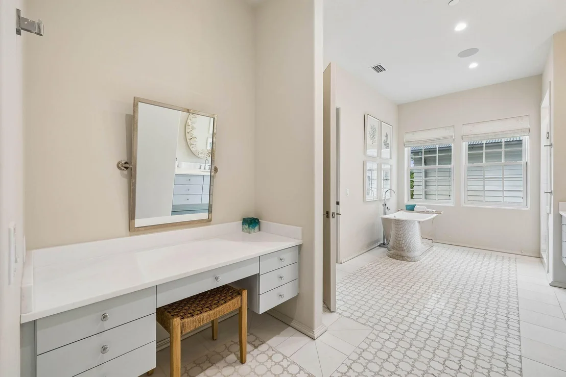 Photo of 179 E Kingston Road