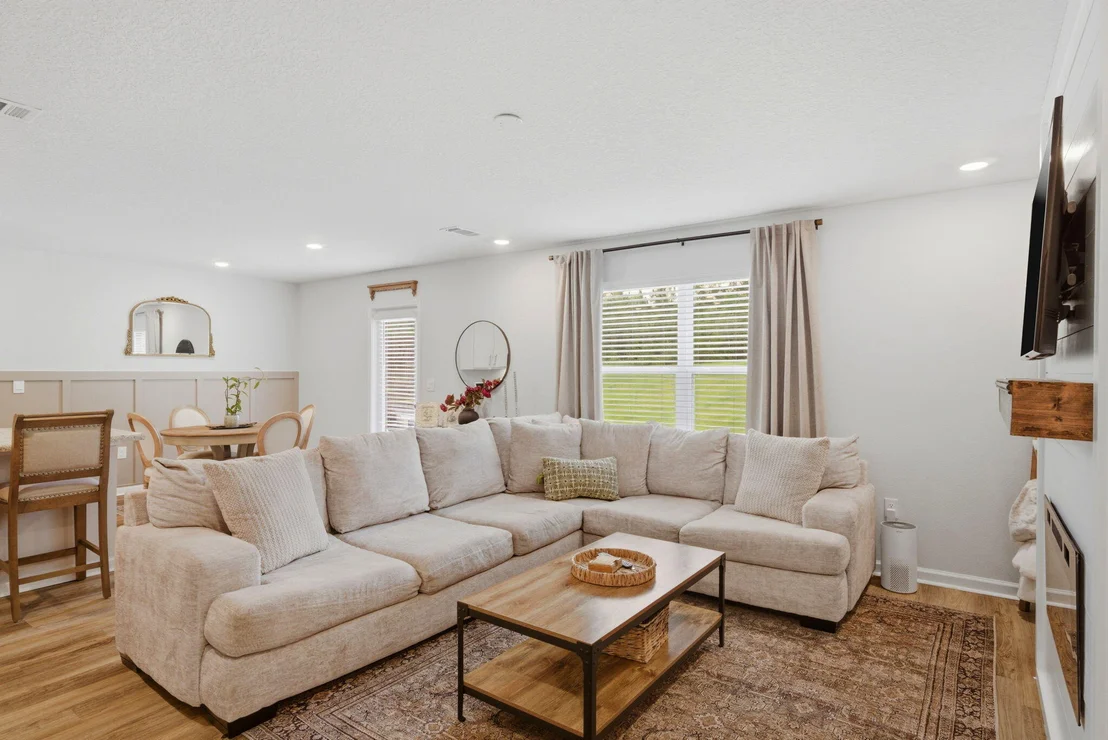 Photo of 6827 Interlachen Lane