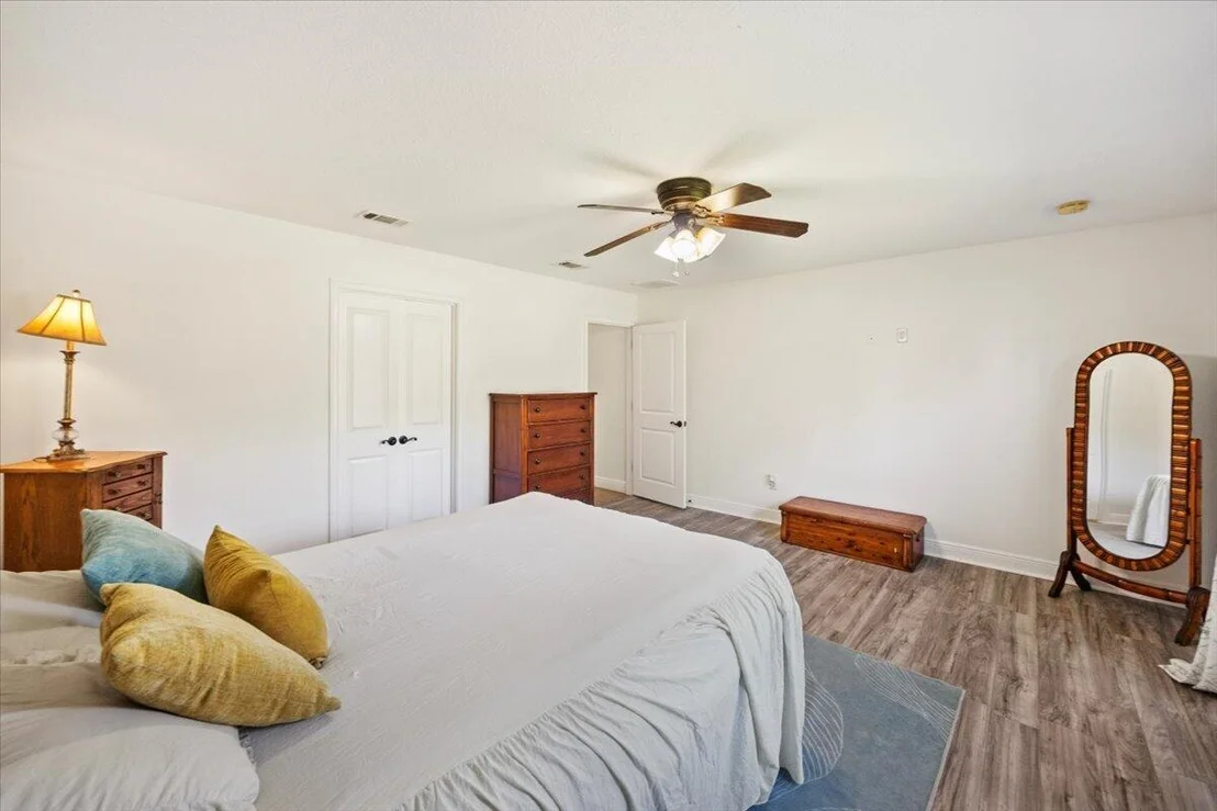 Photo of 2296 Valley Road