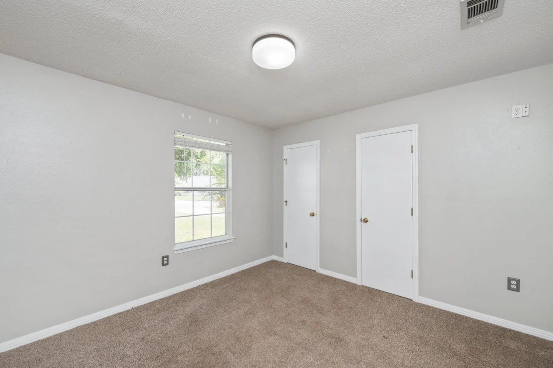 Photo of 10 Flora Cove