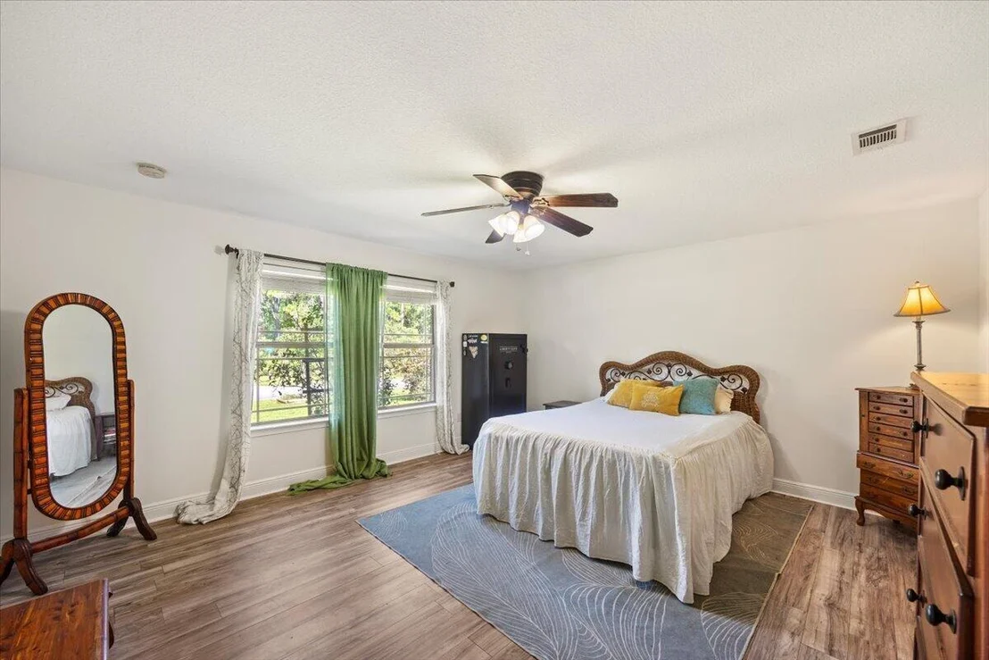 Photo of 2296 Valley Road