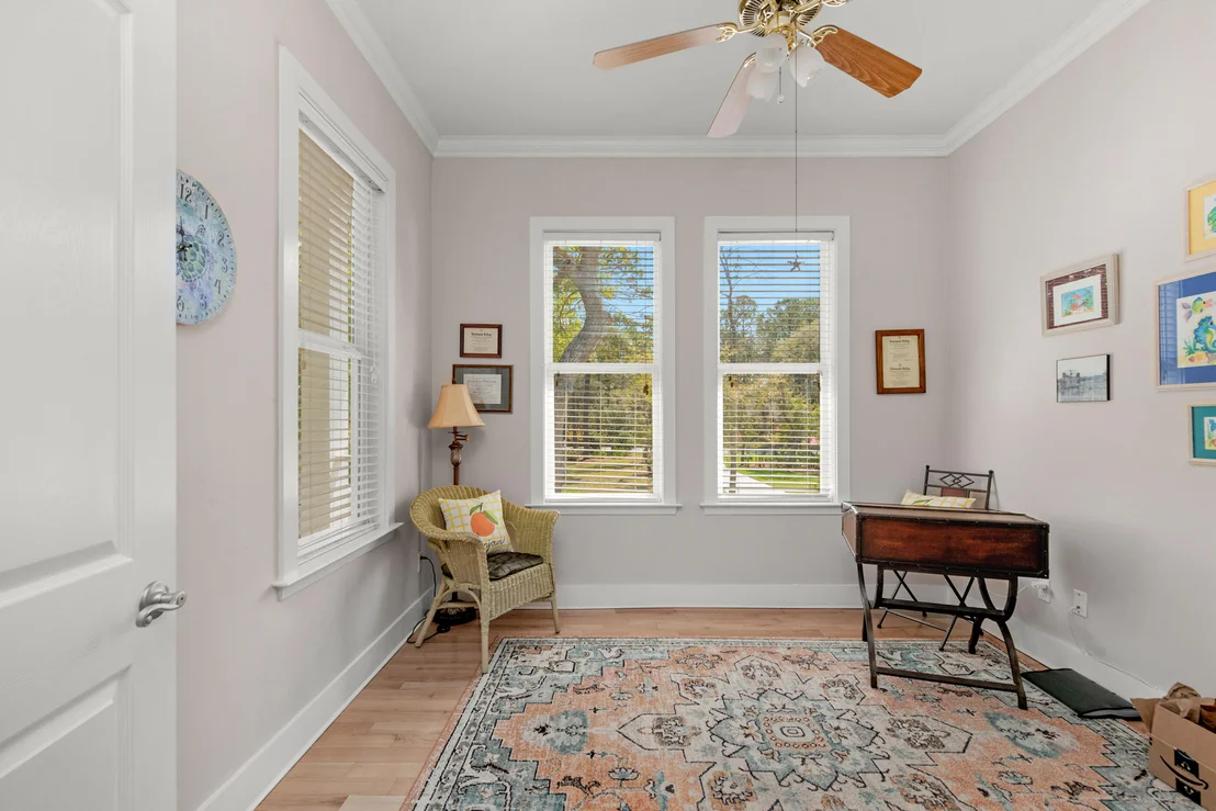 Photo of 1422 Lagrange Road