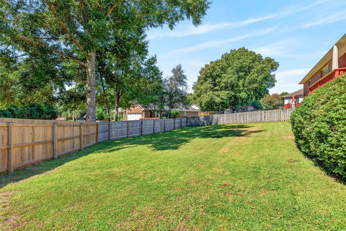 Photo of 601 W Lynn Brook