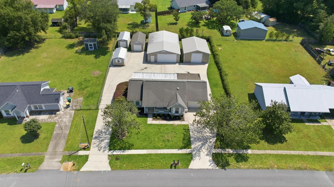 Photo of 220 W Walker Circle
