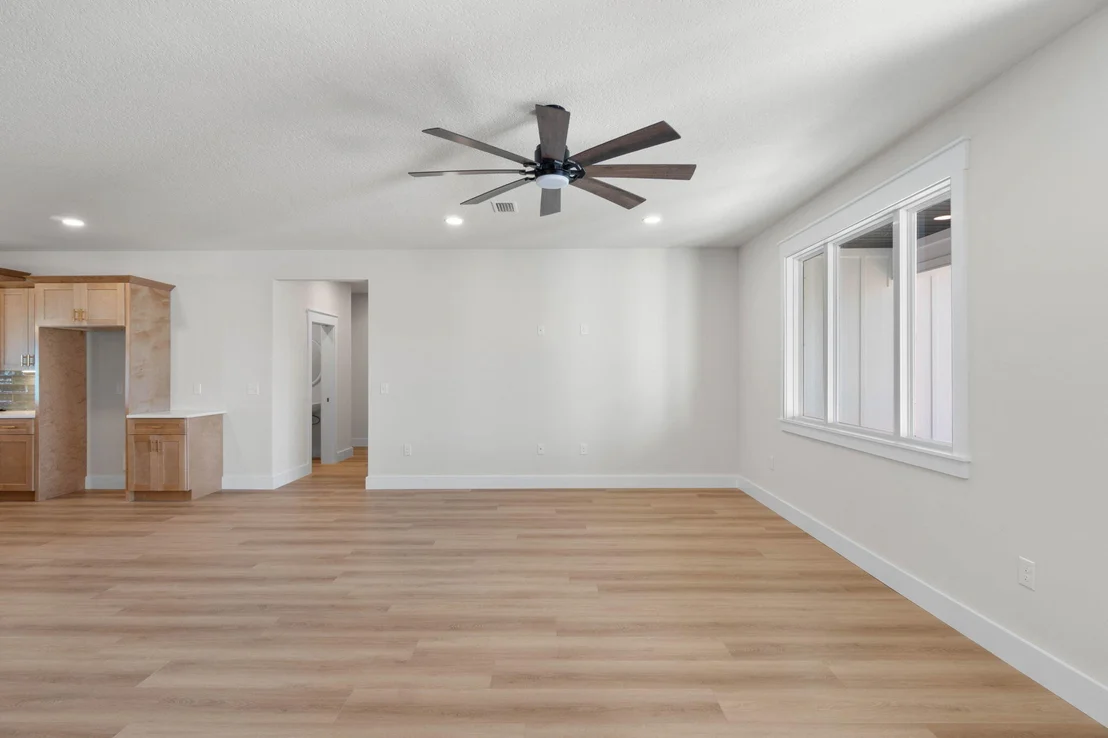 Photo of 1370 Central Parkway