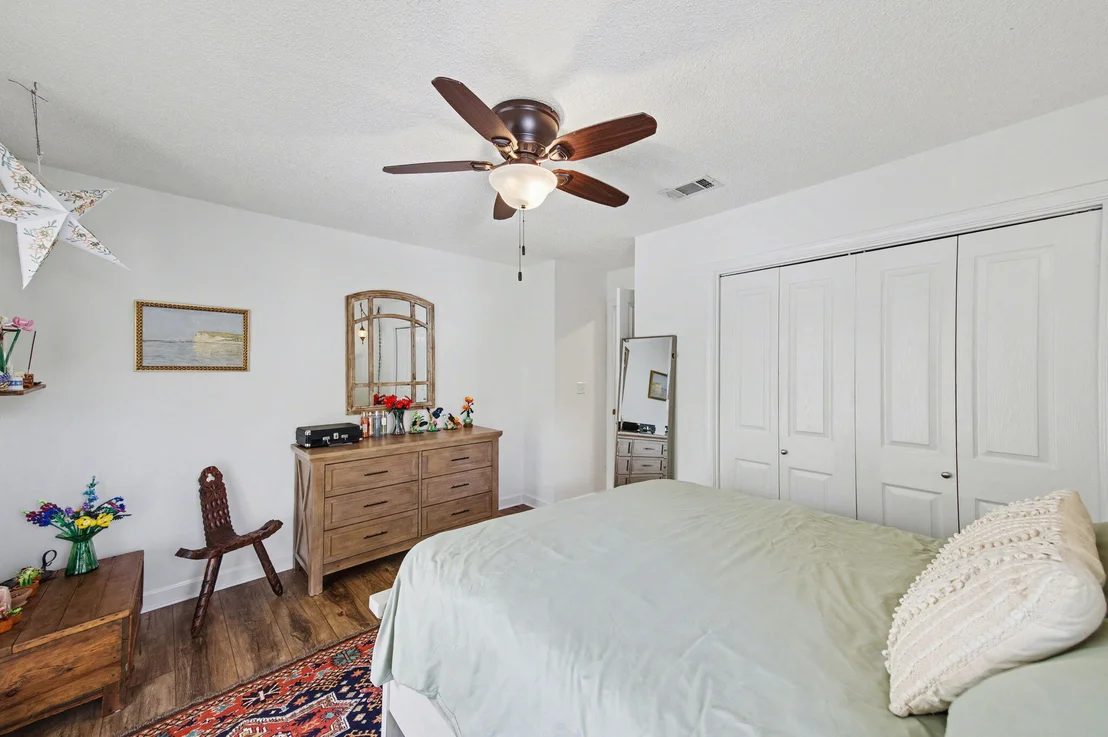 Photo of 2760 Edgewater Drive