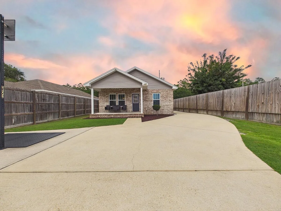 Photo of 4606 Range Road