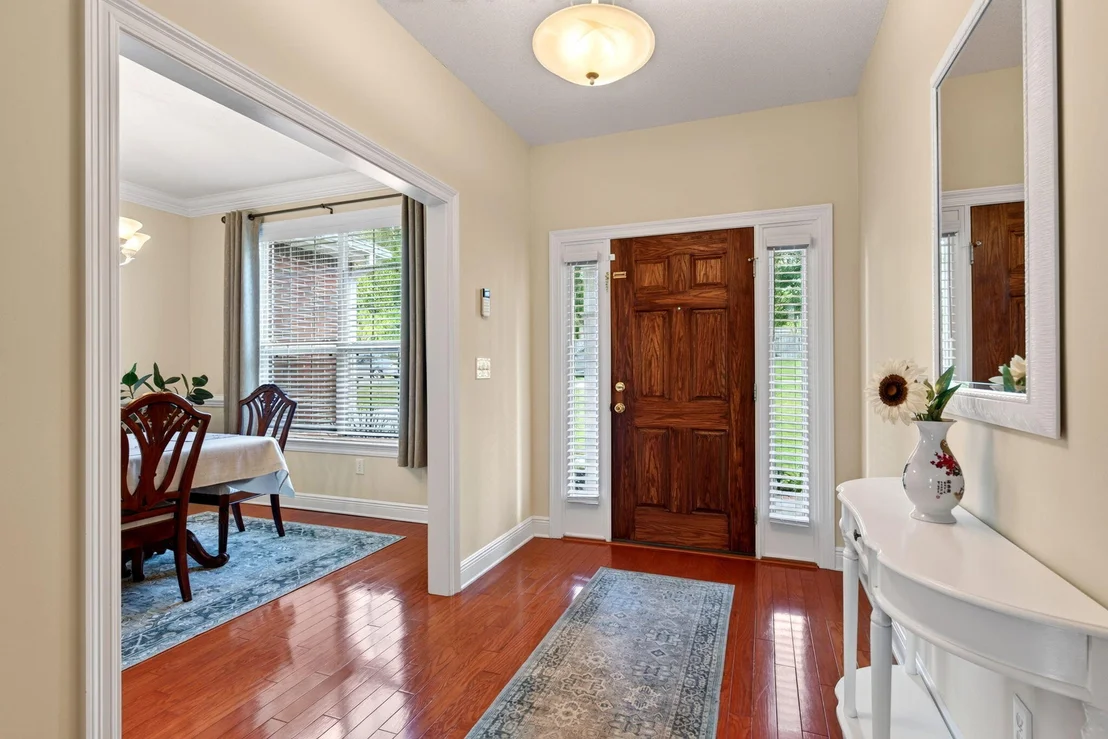 Photo of 601 W Lynn Brook