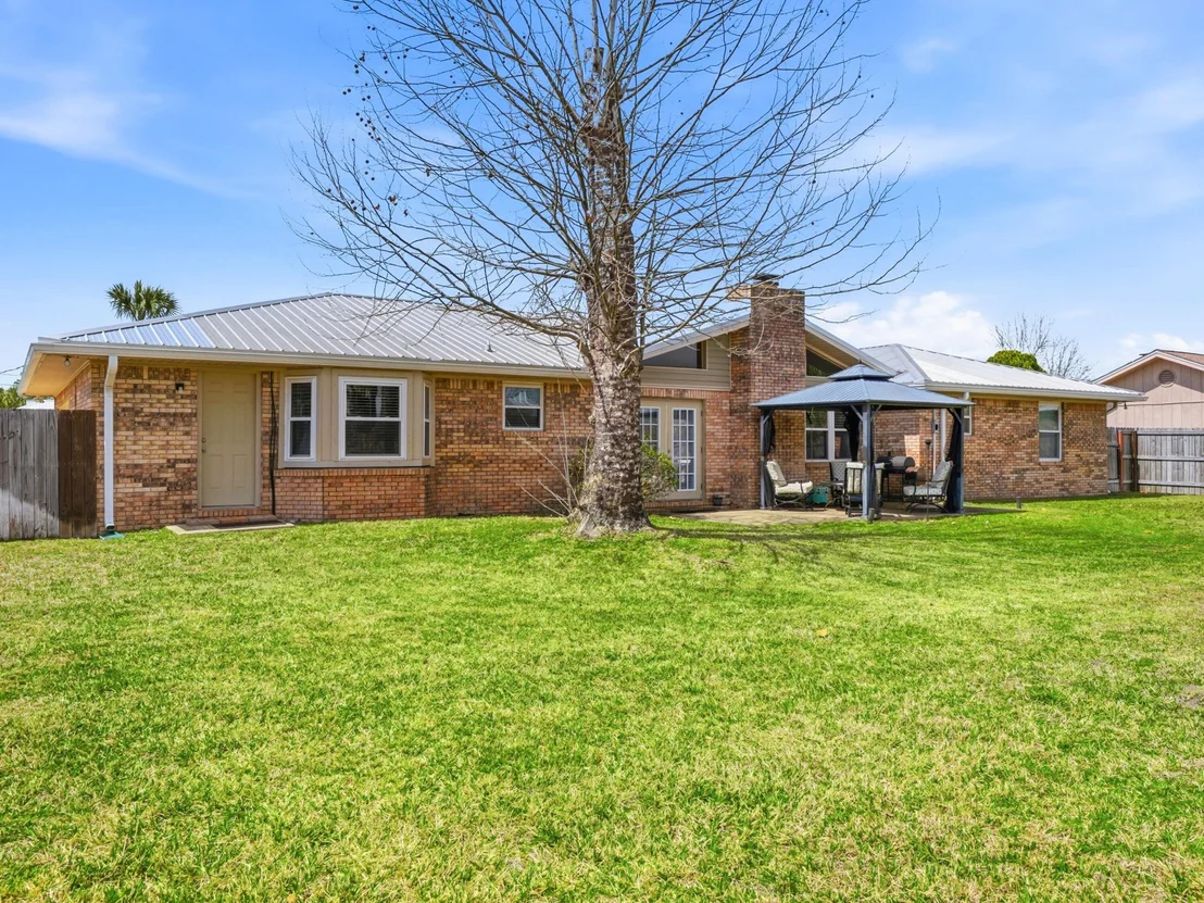 Photo of 4326 Pine Tree Lane