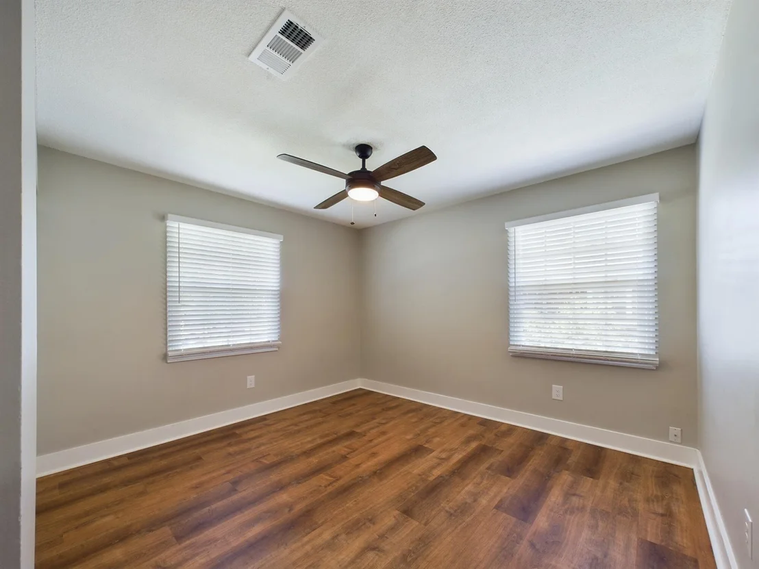 Photo of 1011 Julia Avenue