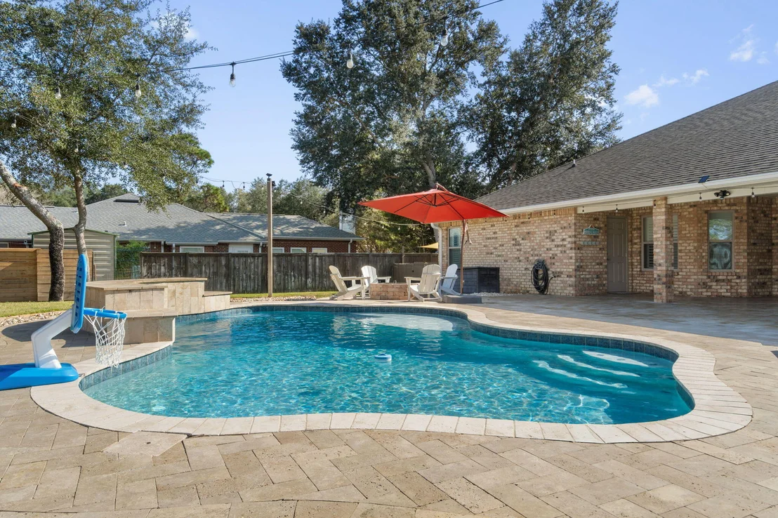 Photo of 2365 Crescent Road