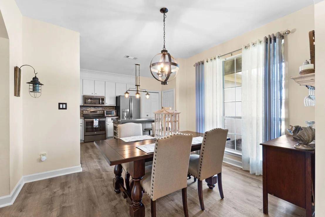 Photo of 180 Bonaire Boulevard