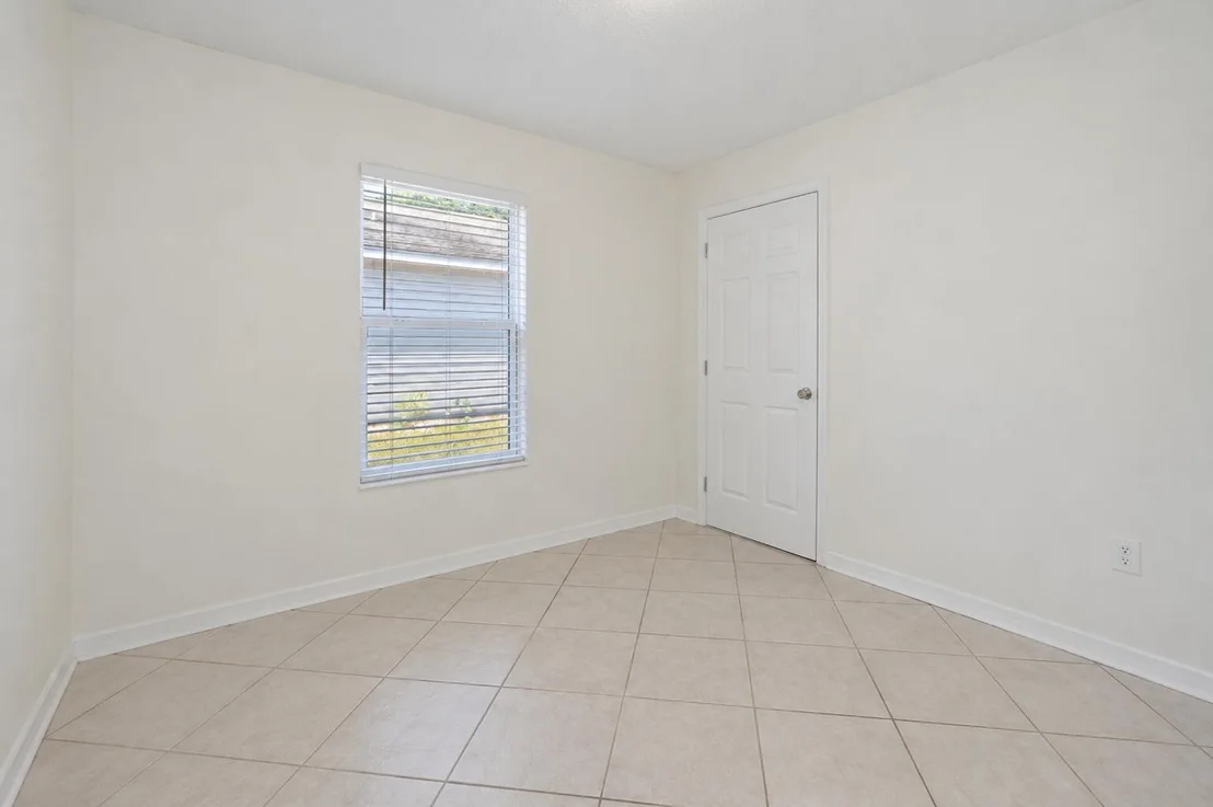 Photo of 5134 S Lake Drive