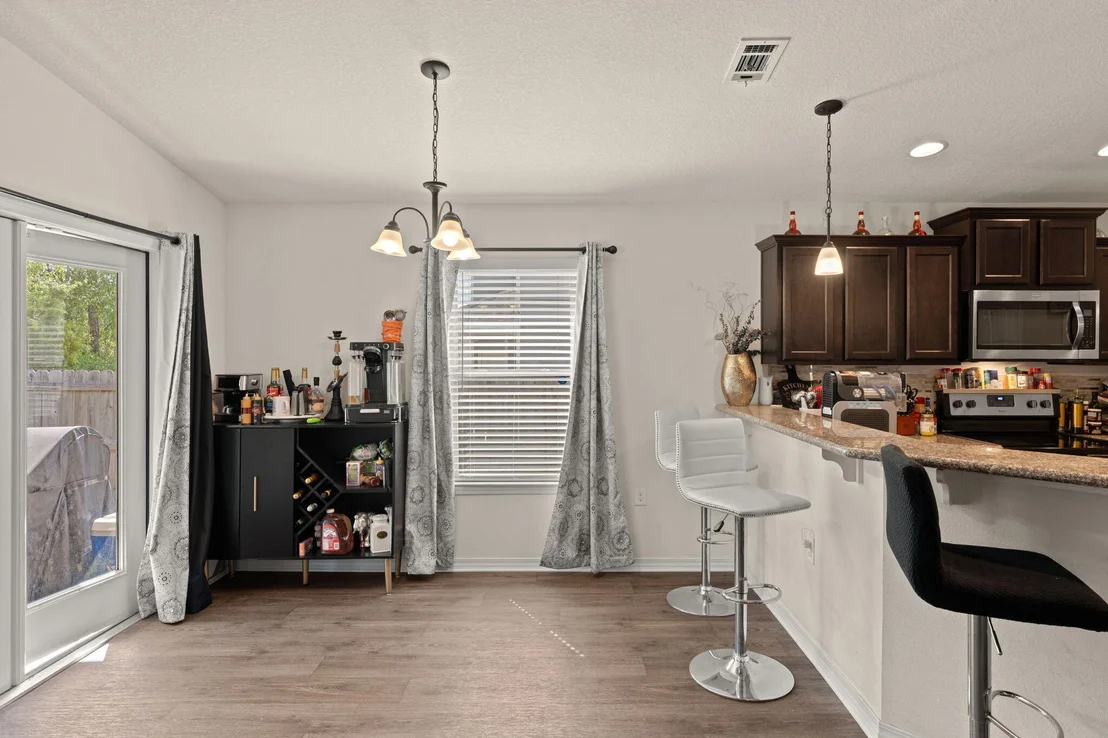 Photo of 124 Lillian Way