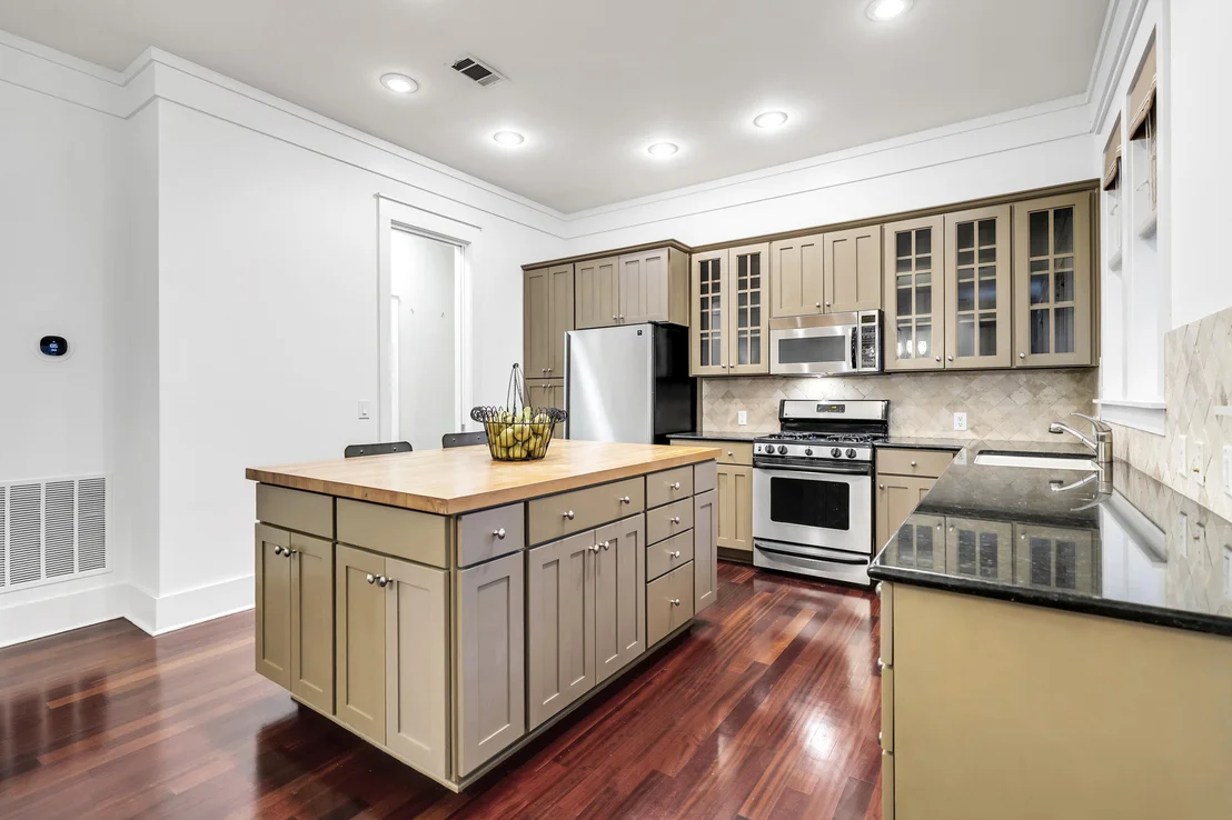 Photo of 1303 Laurel Way