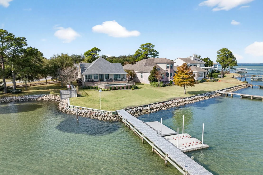 Photo of 901 Peacocks Point Drive