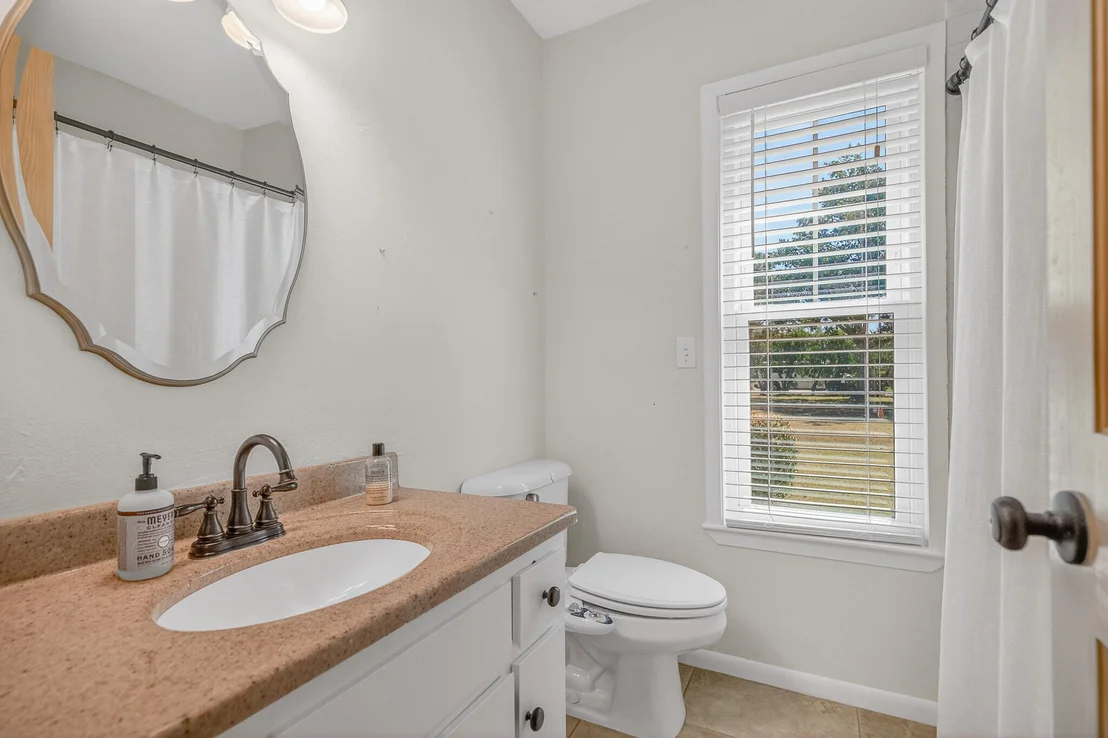Photo of 186 Bayshore Drive