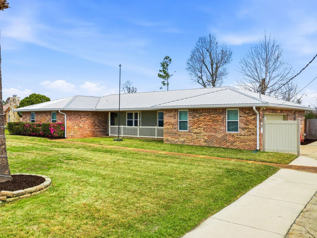 Photo of 4326 Pine Tree Lane
