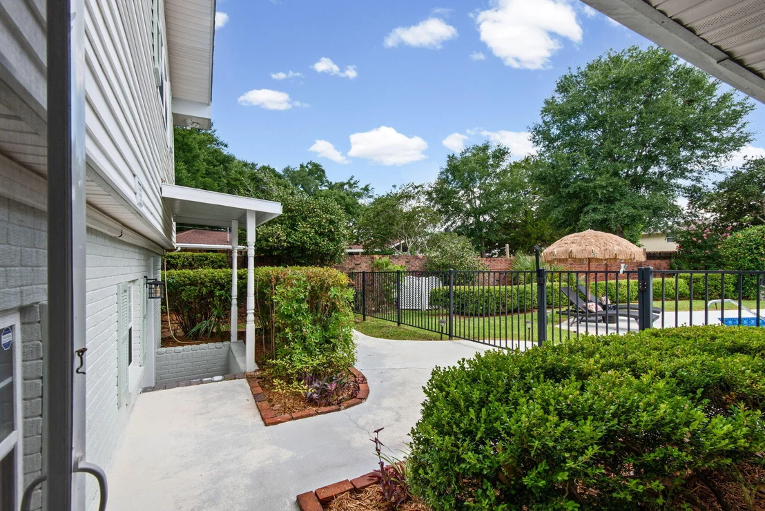 Photo of 5 Maple Avenue